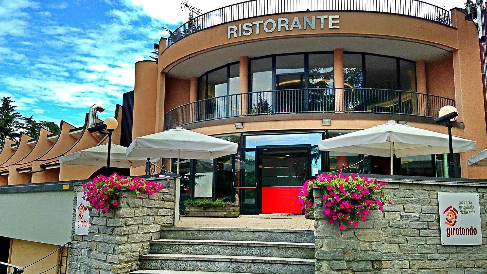 Hotel Pineta Busto Arsizio 4*,