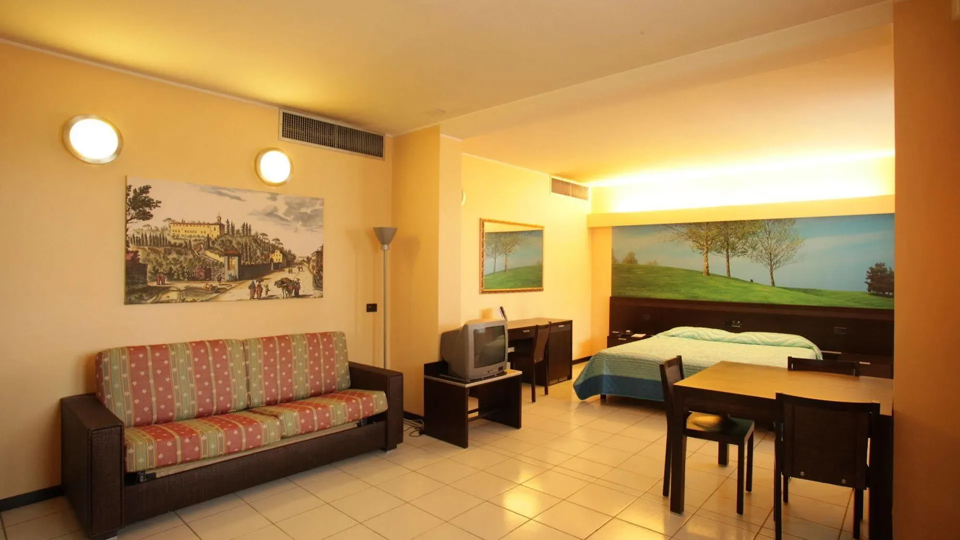 Hotel Pineta Busto Arsizio 4*,  Italy